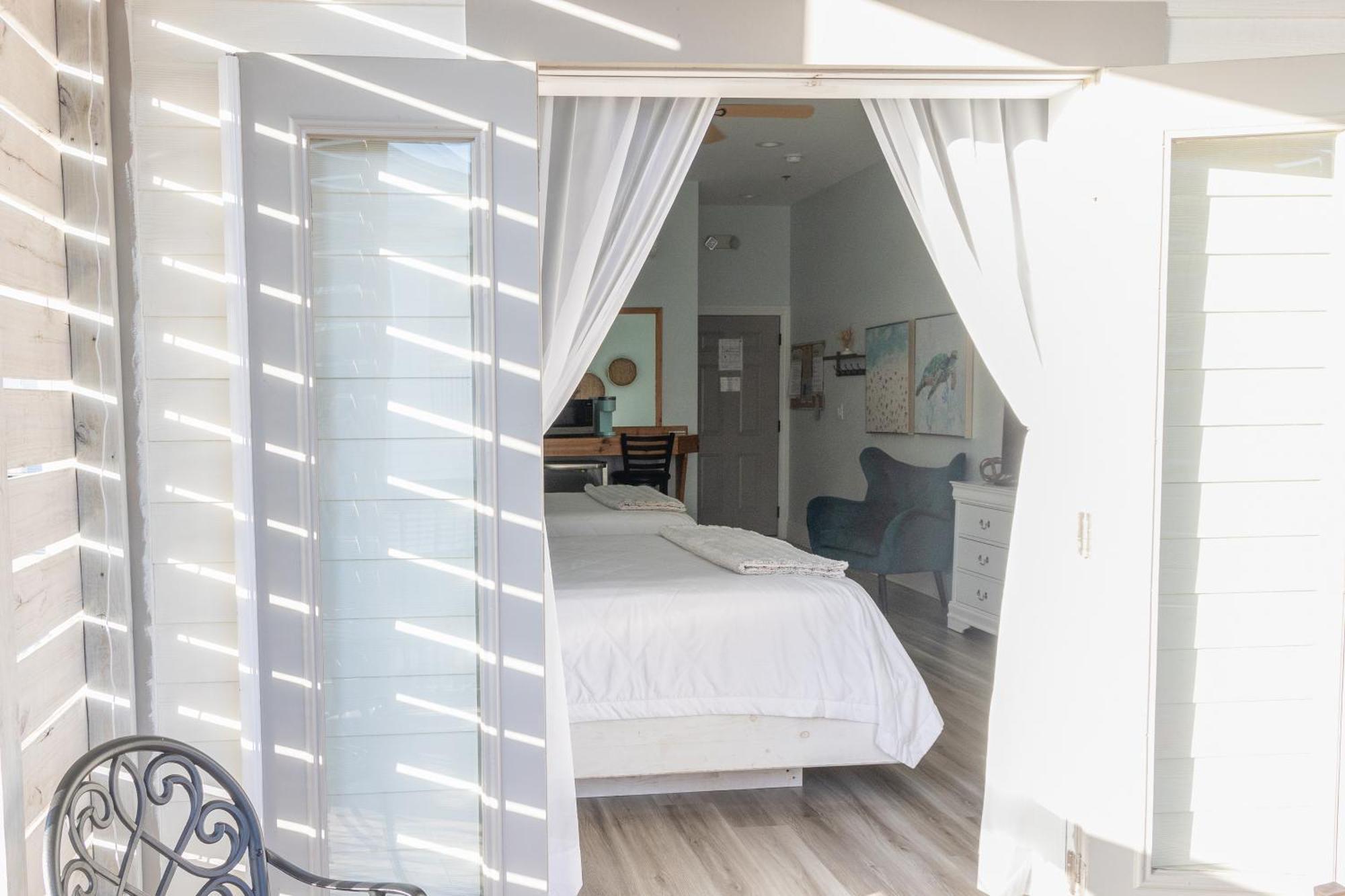Hotel Whiskey In Pass Christian Ngoại thất bức ảnh
