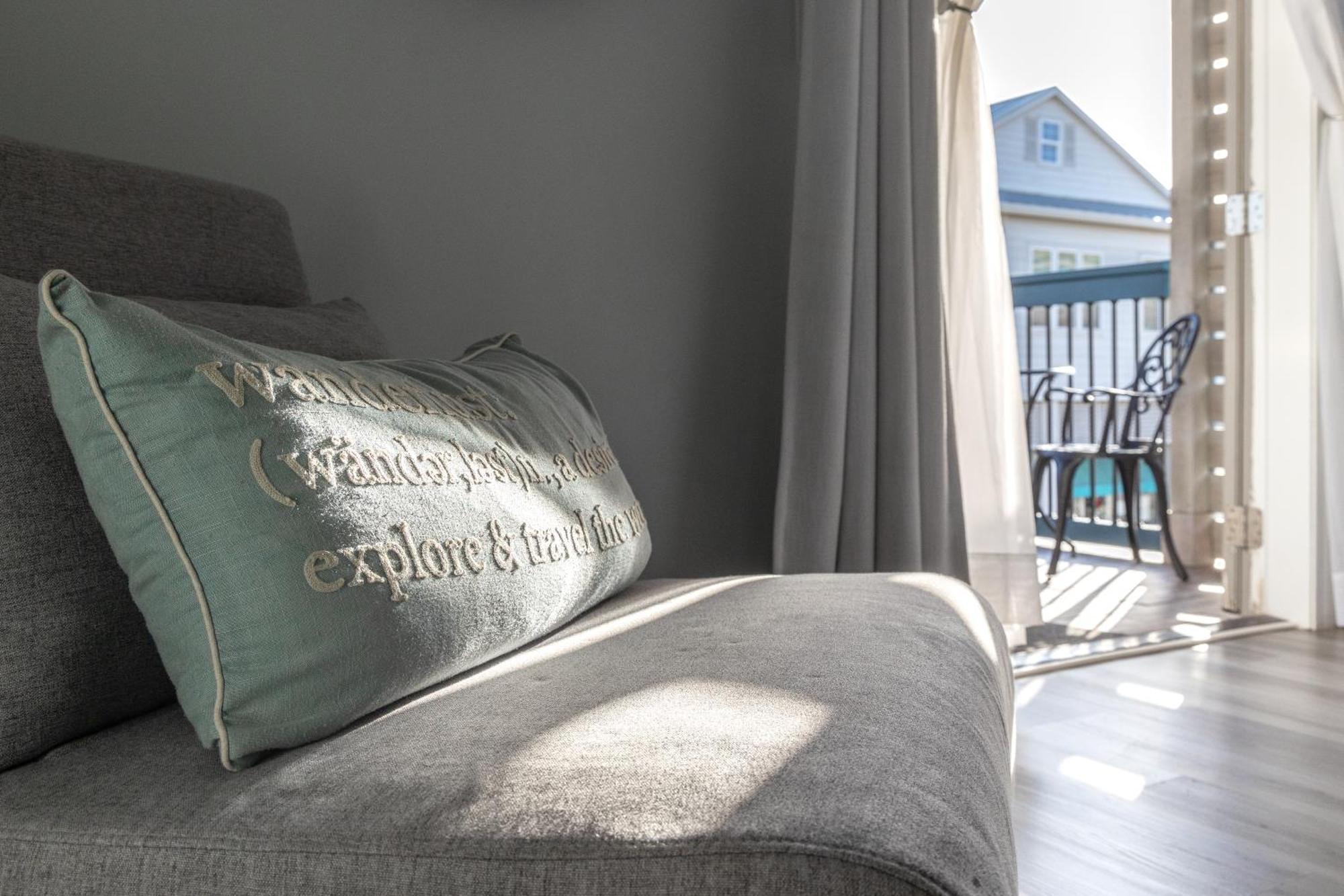 Hotel Whiskey In Pass Christian Ngoại thất bức ảnh