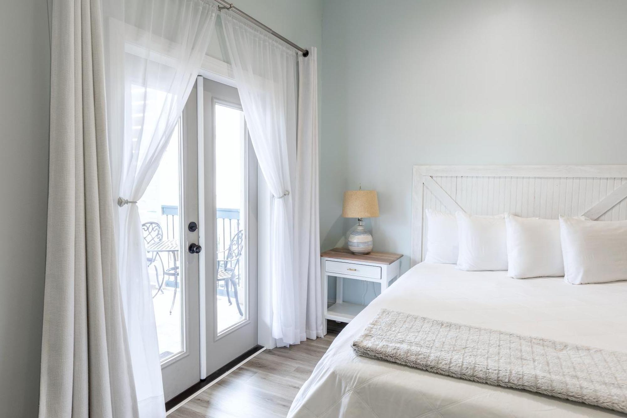 Hotel Whiskey In Pass Christian Ngoại thất bức ảnh